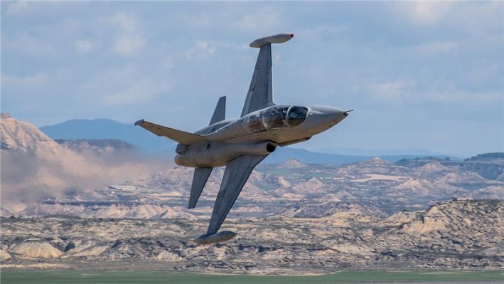 fighter-jet-in-sky