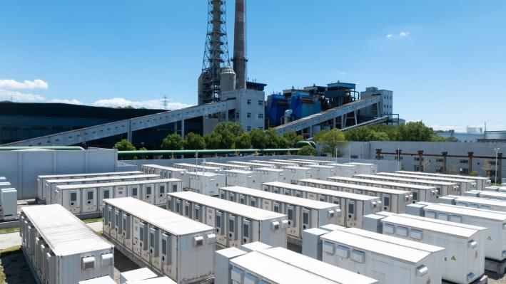 Energy storage system at data center. 